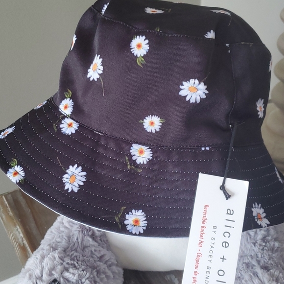 Alice + Olivia Reversible bucket hat - Picture 3 of 5